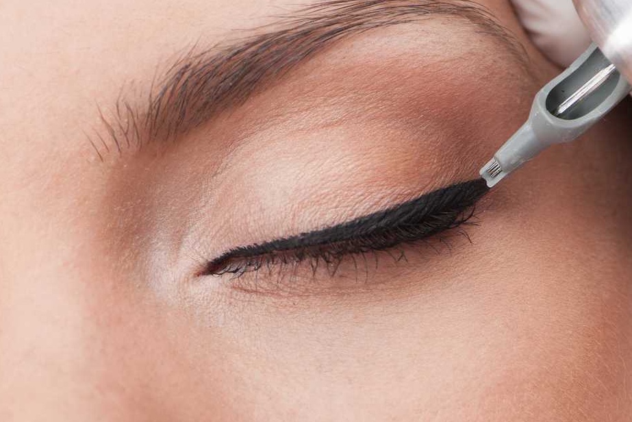 Eyeliner Permanent Makeup Stuttgart